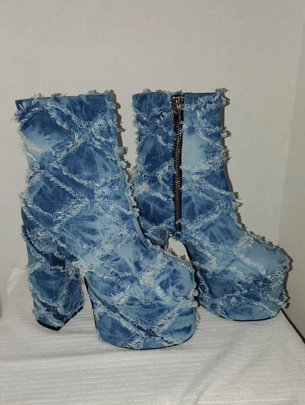 LIKE NEW Current Mood Frayed Denim 70's Distressed Platform Ankle Boots SZ 8